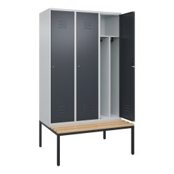 C+P Spind Classic PLUS, 3 Abteile, Trennwand, HxBxT 2.120 x 1.200 x 815 mm, Zylinderschloss, Trennwand, untergebaute Bank aus Buche, lichtgrau, anthrazitgrau