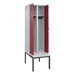 C+P Schwarz-Weiss-Spind Classic PLUS, 2 Abteile, HxBxT 2.120 x 600 x 815 mm, für Vorhängeschloss, untergebaute Bank aus Kunststoff, lichtgrau, rubinrot