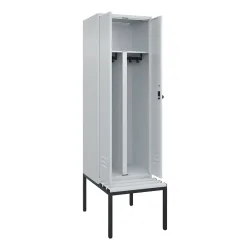 C+P PSA Doppel-Spind Classic PLUS, 2 Abteile, HxBxT 2.120 x 600 x 815 mm, für Vorhängeschloss, untergebaute Bank aus Kunststoff, lichtgrau, lichtgrau