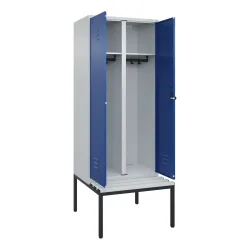C+P Schwarz-Weiss-Spind Classic PLUS, 2 Abteile, HxBxT 2.120 x 800 x 815 mm, für Vorhängeschloss, untergebaute Bank aus Kunststoff, lichtgrau, enzianblau