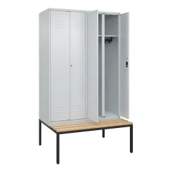 C+P Schwarz-Weiss-Spind Classic PLUS, 4 Abteile, HxBxT 2.120 x 1.200 x 815 mm, Zylinderschloss, untergebaute Bank aus Buche, lichtgrau, lichtgrau