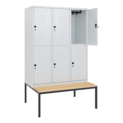 C+P Doppelstock-Spind Classic PLUS, 3 Abteile, HxBxT 1.950 x 1.200 x 815 mm, für Vorhängeschloss, untergebaute Bank aus Buche, lichtgrau, lichtgrau