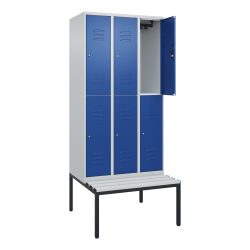 C+P Doppelstock-Spind Classic PLUS, 3 Abteile, HxBxT 2.120 x 900 x 815 mm, Zylinderschloss, untergebaute Bank aus Kunststoff, lichtgrau, enzianblau