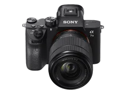 SONY Alpha 7 III (ILCE7M3) + FE 28-70 mm F3.5-5.6 OSS II - Systemkamera Schwarz