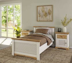 Home affaire Bett »Rauna, Landhausstil, edles Design mit Lamellen und Kassetten, 2 Farben«, (Breite/Belastbarkeit 180cm=220 KG, 90cm=120KG), FSC® zertifiziertes Kieferholz, massive Qualität mit Lattenrost