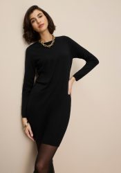 Tamaris Strickkleid, in figurumspielender Form
