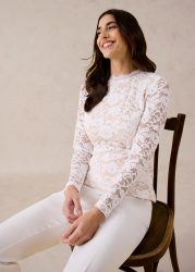 bonprix Langarmshirt mit romantischem Blumenmuster, schmale Passform