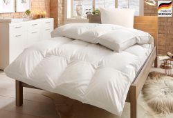 GOODproduct Daunenbettdecke + Kopfkissen 