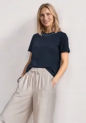 STREET ONE Kurzarmshirt Sommershirt mit dekorativen Details am Rundhals