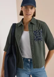 Kurzarm Hemdbluse aus Cord mit Brusttasche
