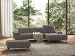 sit&more Ecksofa »Cool«, wahlweise mit Kopfteilverstellung und Vorziehsitz, motorisch, mit silberfarbenen Füssen