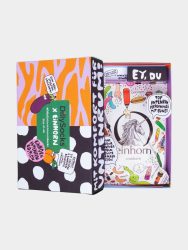 - Socken-Geschenkbox in Schwarz Weiss mit Essen Motiv/Muster