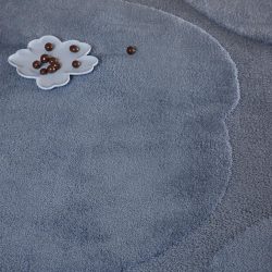Handgetufteter Designer Teppich „Iso Unikko Dusty Blue“ aus 100% Wolle, verschiedene Grössen MARIMEKKO