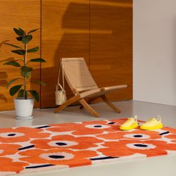 Handgetufteter Designer Teppich „Unikko Orange“ aus 100% Wolle, verschiedene Grössen MARIMEKKO