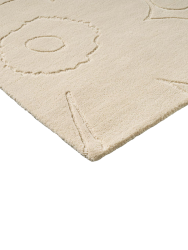 Handgetufteter Designer Teppich „Piirto Unikko Natural White“ aus 100% Wolle, verschiedene Grössen MARIMEKKO