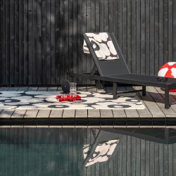 Hochwertiger In- & Outdoor Designer Teppich „Unikko Charcoal & White“, verschiedene Grössen MARIMEKKO