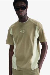 Nike Air Oversize T-Shirt - Neutral Olive + Olive Aura L Herren