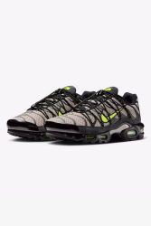 Nike Air Max Plus Utility Sneaker - Black + Volt + College Grey EU40.5 Herren