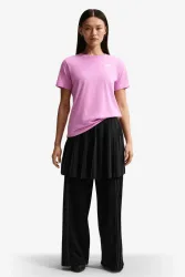 Nike Sportswear Club Essentials T-Shirt - Light Magenta M Damen
