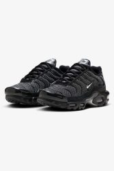 Nike Air Max Plus Sneaker - Black + Metallic Silver EU37.5