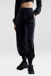 Nike Sportswear Samthose - Black M Damen