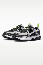 Nike Vomero 5 Sneaker - Black + Metallic Silver EU38 Kids