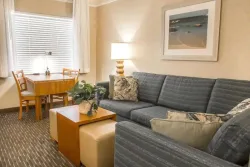 Quality Suites Central Coast