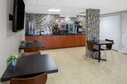 Super 8 by Wyndham Bradenton Sarasota Area