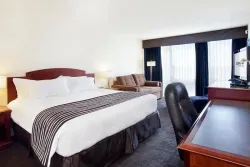 Sandman Hotel Montreal - Longueuil