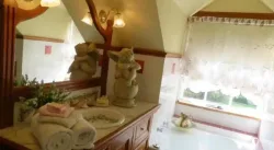 Hawk's Nest Bed & Breakfast