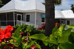 Shalimar Cottages And Motel