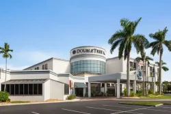 Crowne Plaza Fort Myers at Bell Tower Shops by IHG