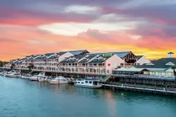 Holiday Inn Hotel & Suites Harbourside