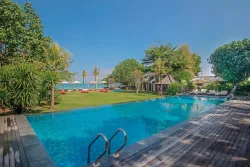 d'Nusa Beach Club and Resort