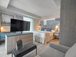 Hotel Riu Plaza Toronto