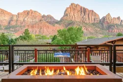 Cable Mountain Lodge