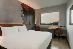 Radisson Red Rosebank