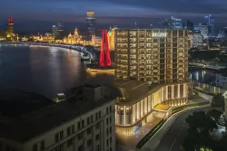 The Seagull on the Bund