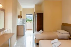 Village Inn Studios & Family Apartments