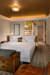 The Envoy Hotel, Autograph Collection