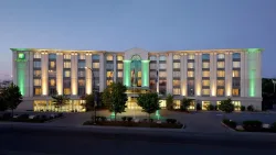 Holiday Inn Express & Suites Montreal Airport by IHG
