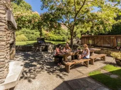 Wanaka Homestead Lodge & Cottages