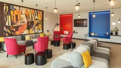 Holiday Inn - the niu, Form by IHG