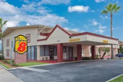 Super 8 by Wyndham Los Angeles-Culver City Area