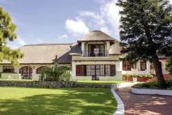 Whale Rock Luxury Lodge