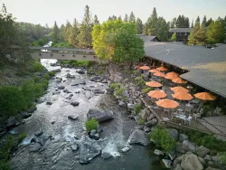 Riverhouse Lodge