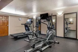Best Western PLUS Hilltop Inn