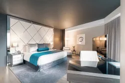 Paradox Vancouver