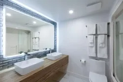 Strata Hotel