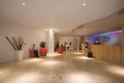 Oaks Gateway Suites